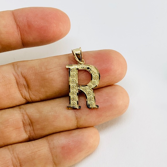 10k solid gold initial R charm pendant - Picture 3 of 4